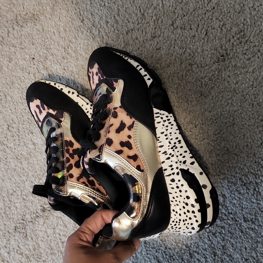 Womens Chunky Leopard Print Fashion Sneakers - Black & Gold